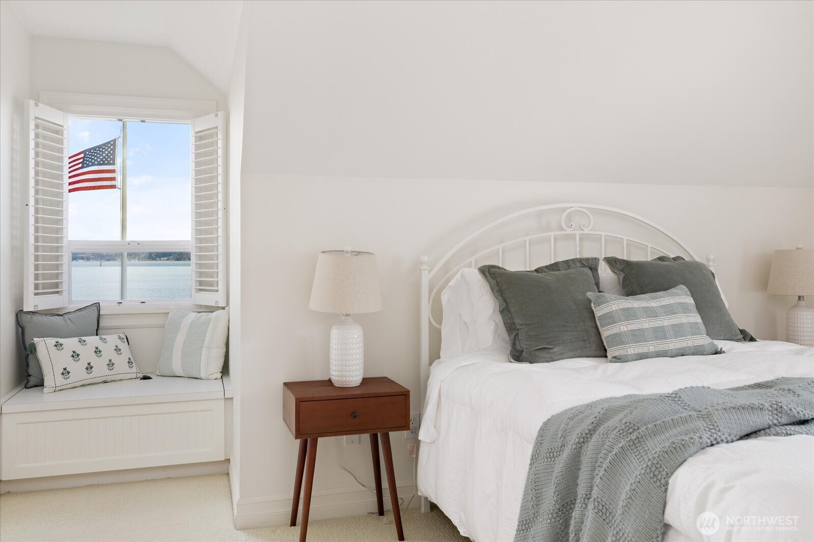 817 Shorecrest Drive , Oak Harbor, WA 98277