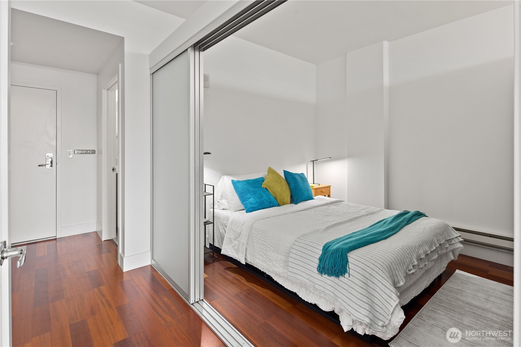 2911 2nd Avenue #810, Seattle, WA 98121