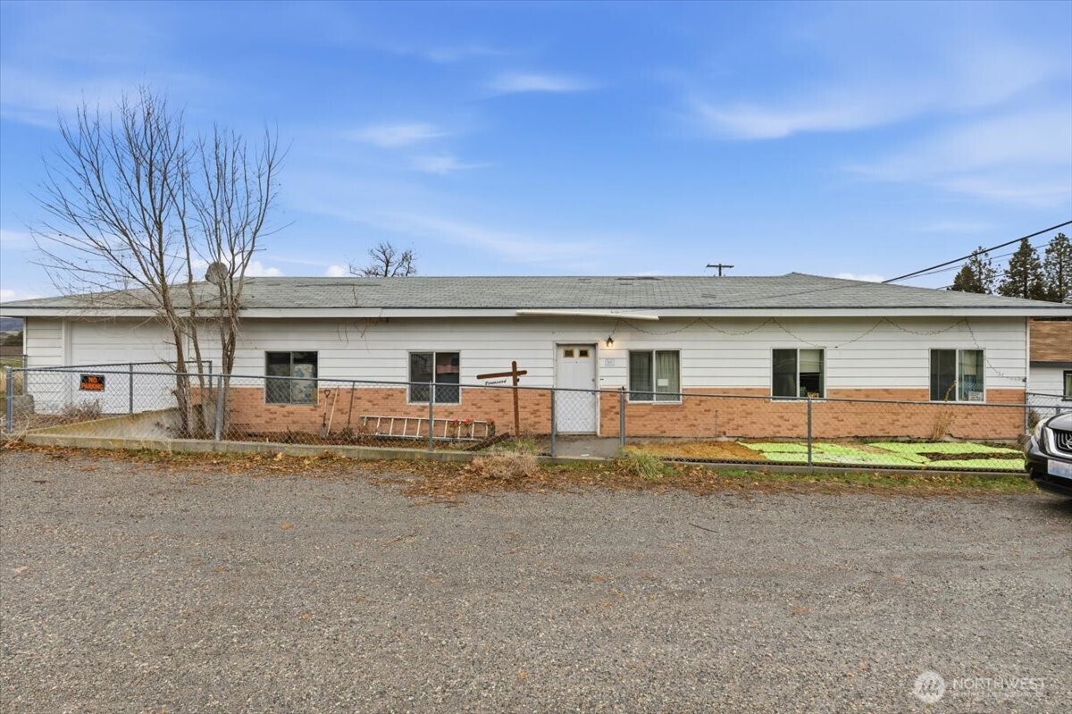 310 Center Street , Grand Coulee, WA 99133