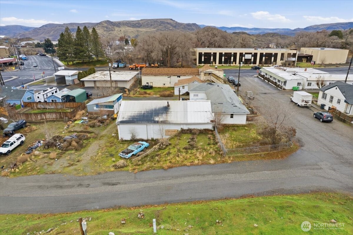 310 Center Street , Grand Coulee, WA 99133