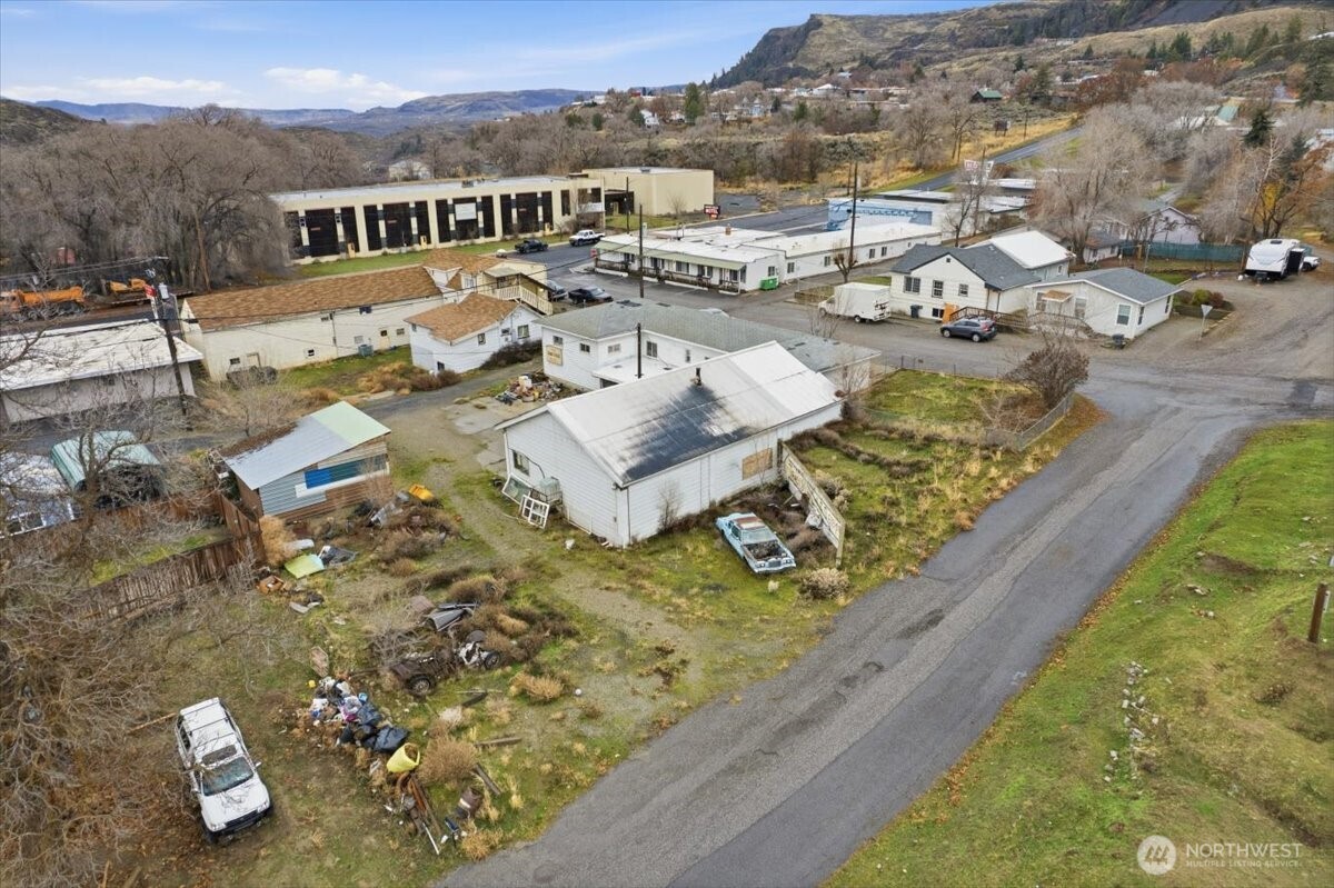 310 Center Street , Grand Coulee, WA 99133