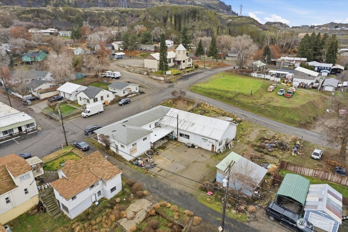 310 Center Street , Grand Coulee, WA 99133