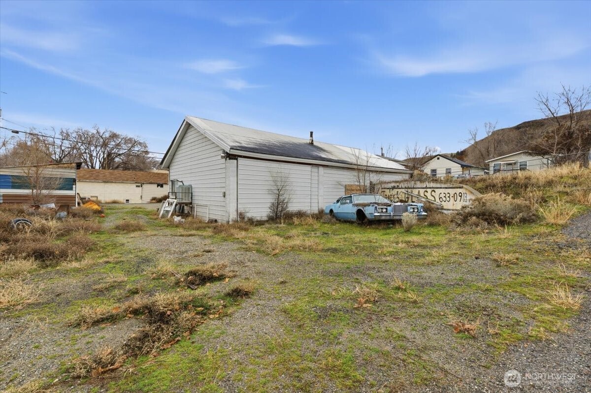 310 Center Street , Grand Coulee, WA 99133