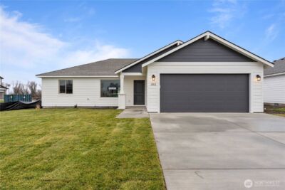 202 N Sandy Loop , Moses Lake, WA 98837 - Photo 2