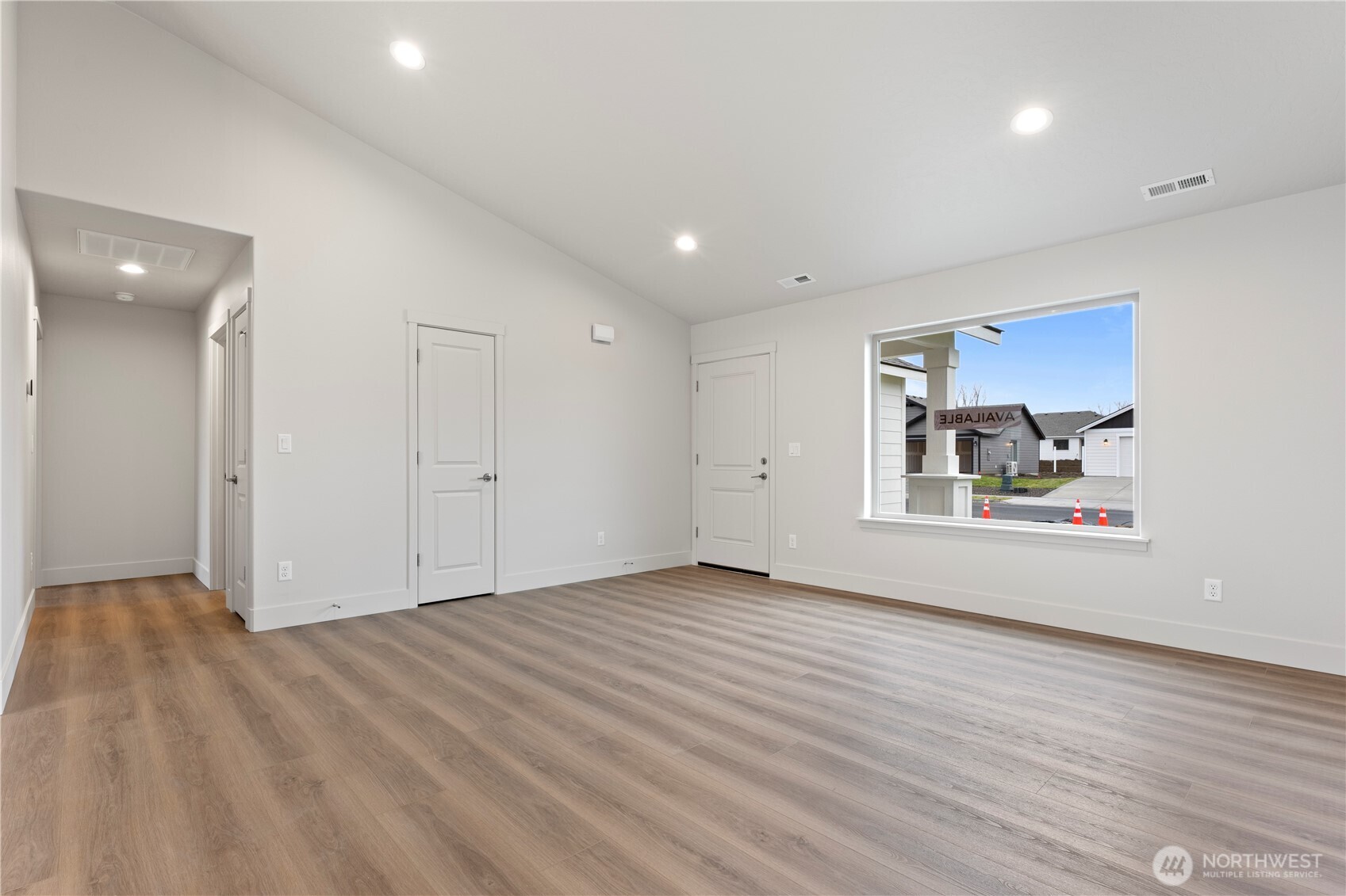 202 N Sandy Loop , Moses Lake, WA 98837