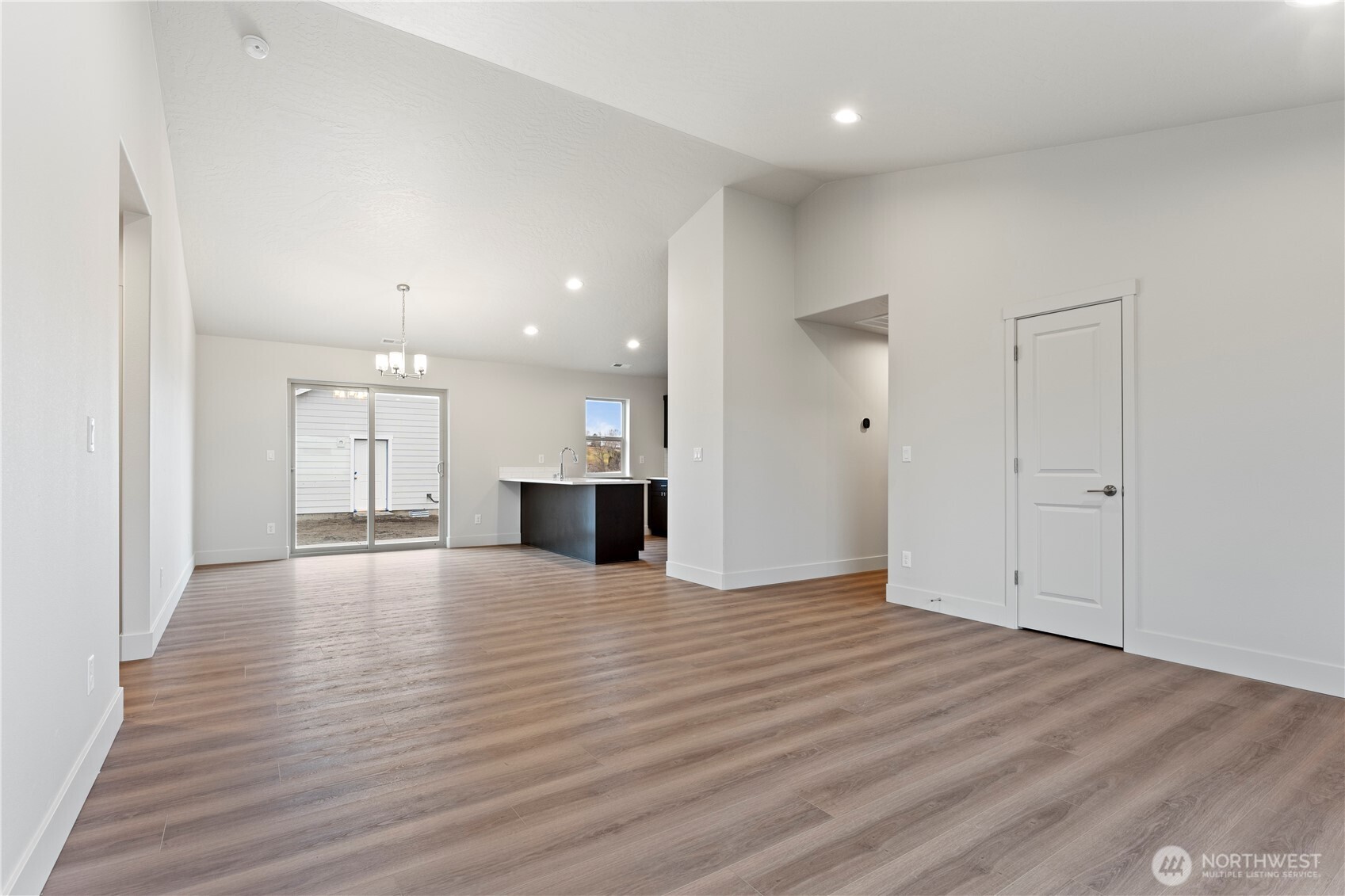 202 N Sandy Loop , Moses Lake, WA 98837