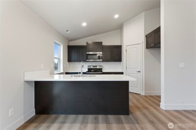 202 N Sandy Loop , Moses Lake, WA 98837 - Photo 8