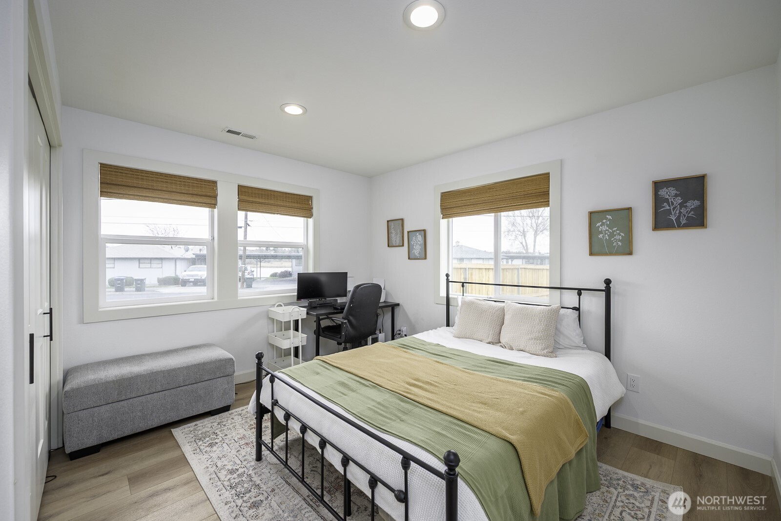 1038 W Lakeside Drive , Moses Lake, WA 98837