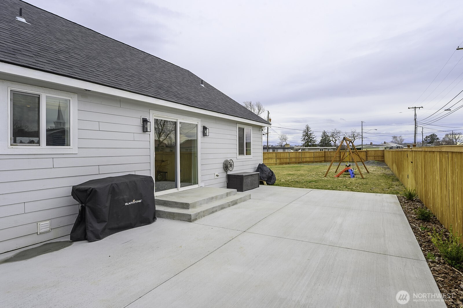 1038 W Lakeside Drive , Moses Lake, WA 98837