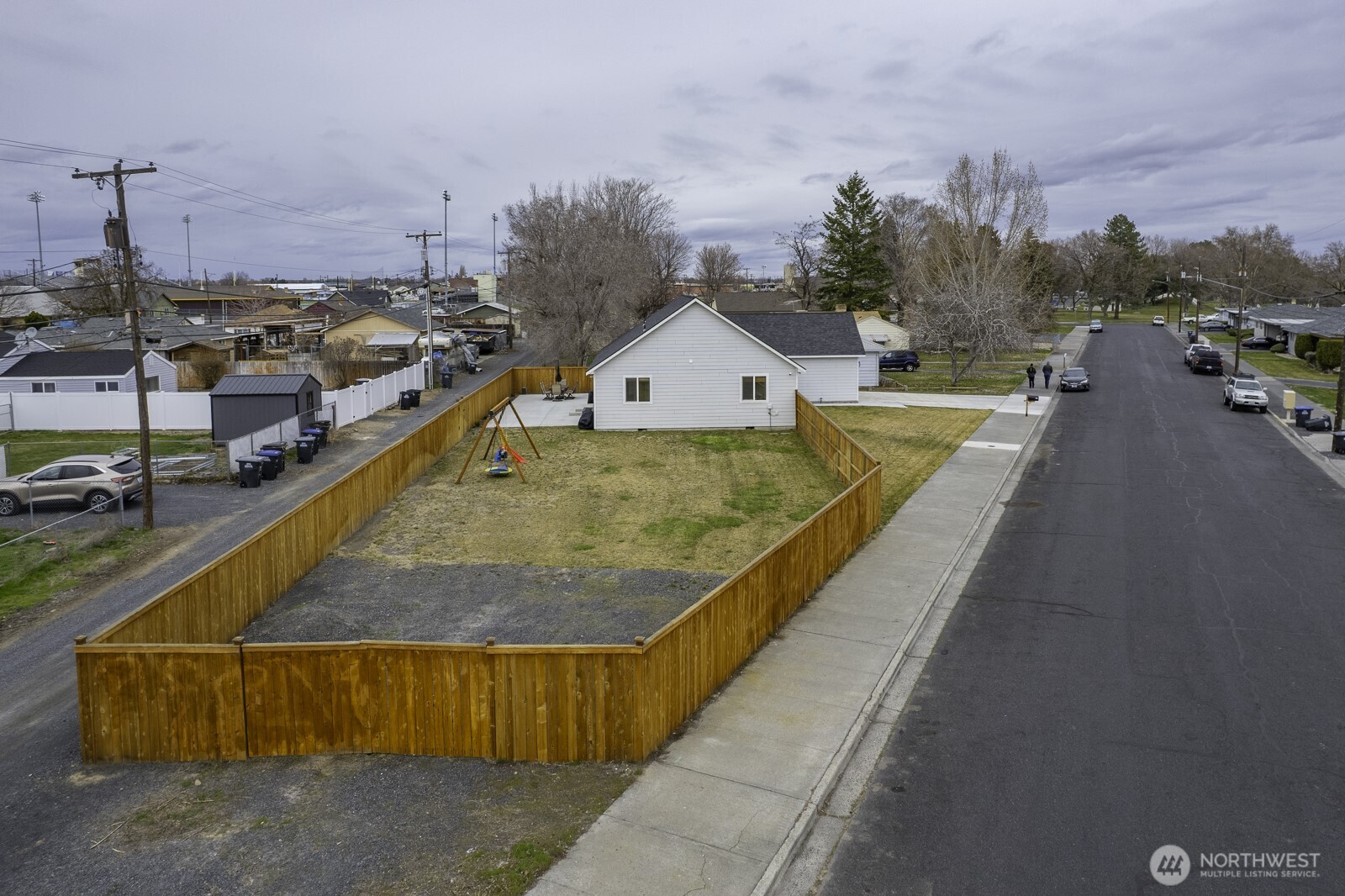 1038 W Lakeside Drive , Moses Lake, WA 98837