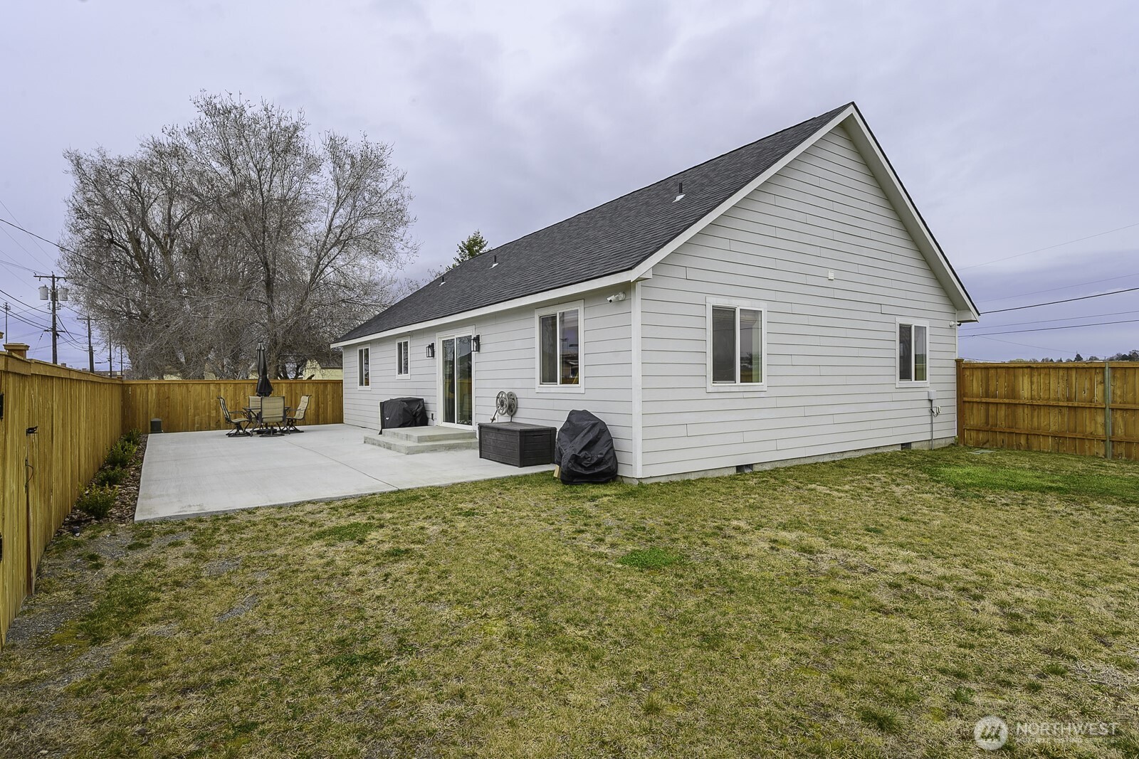 1038 W Lakeside Drive , Moses Lake, WA 98837