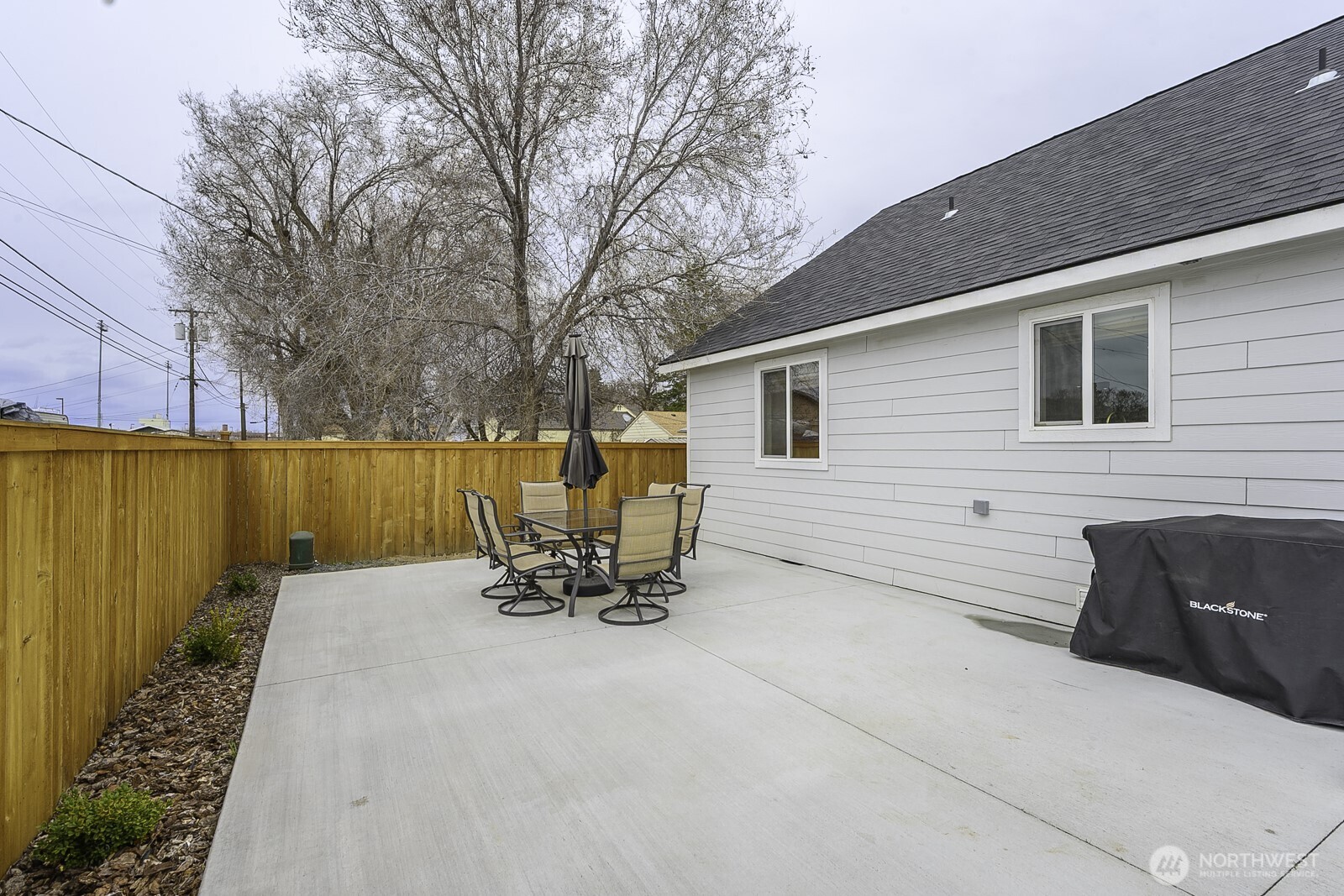 1038 W Lakeside Drive , Moses Lake, WA 98837