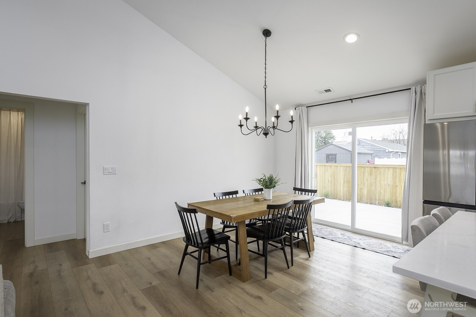 1038 W Lakeside Drive , Moses Lake, WA 98837