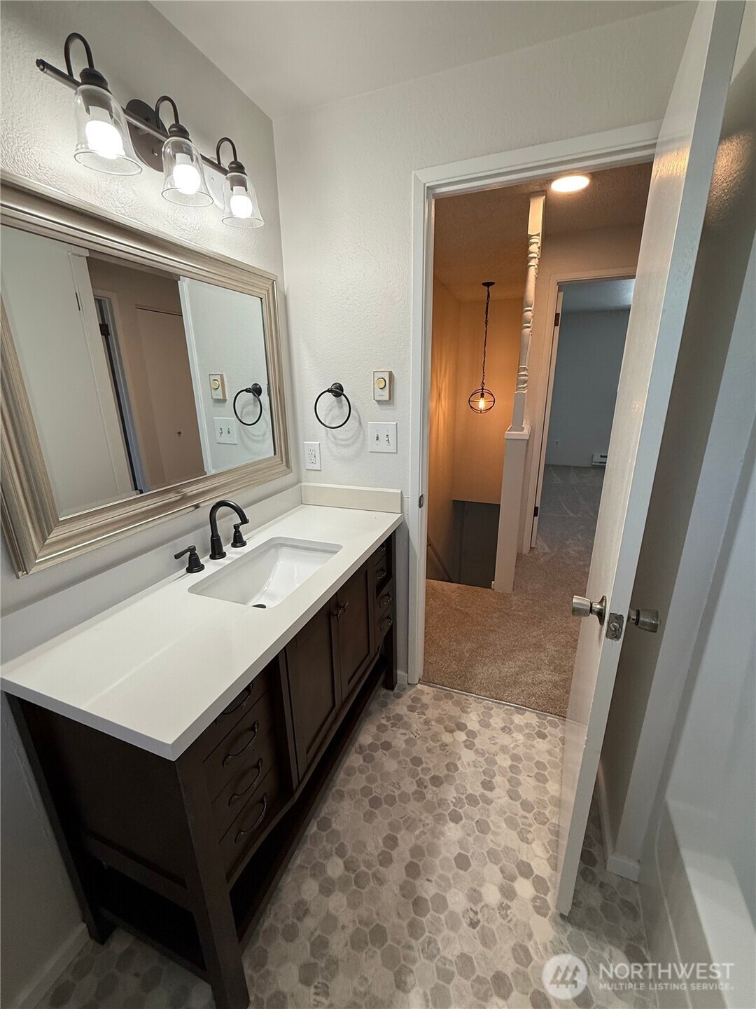 1017 Ttereve Drive #3, Everett, WA 98203