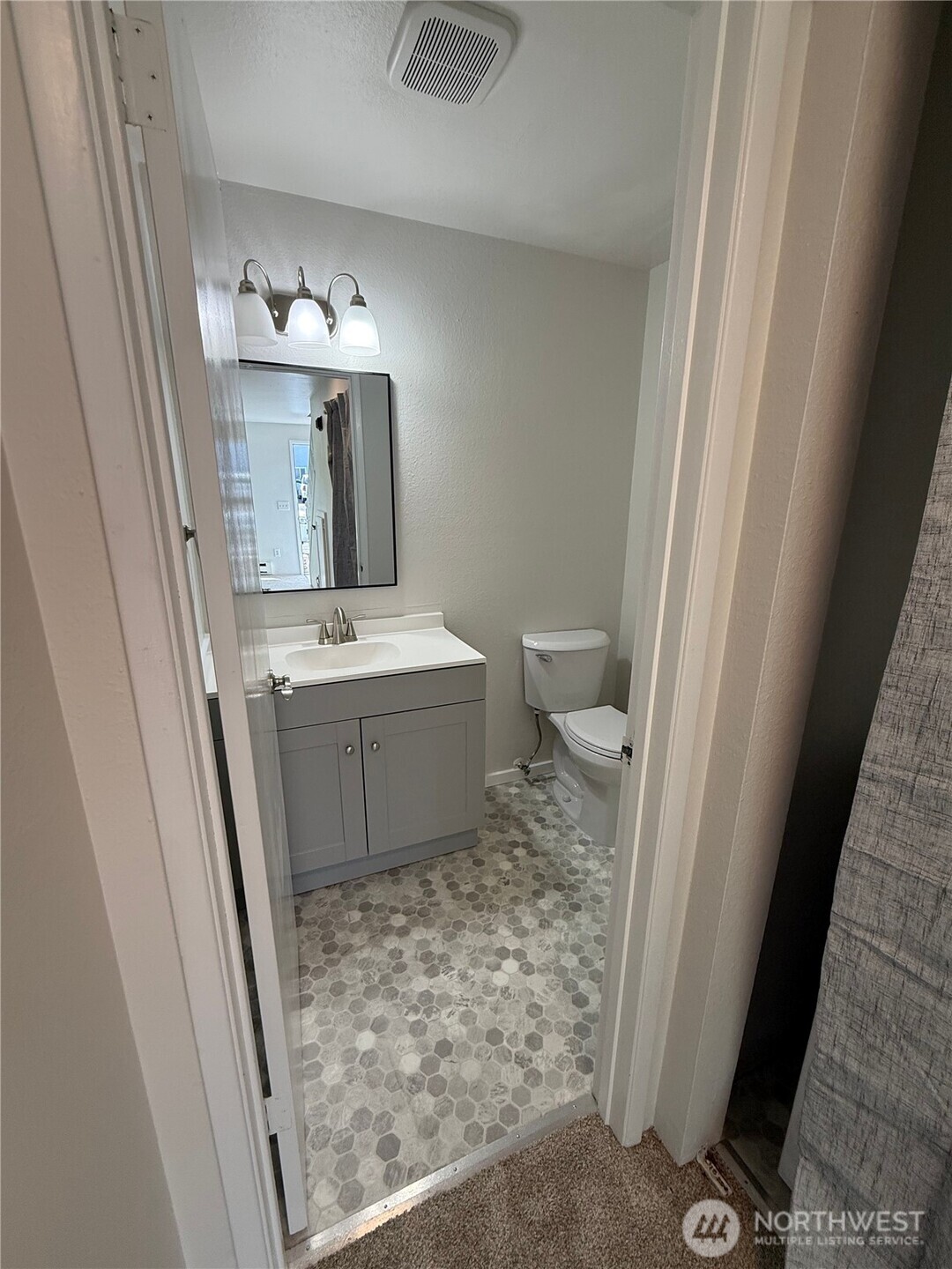 1017 Ttereve Drive #3, Everett, WA 98203
