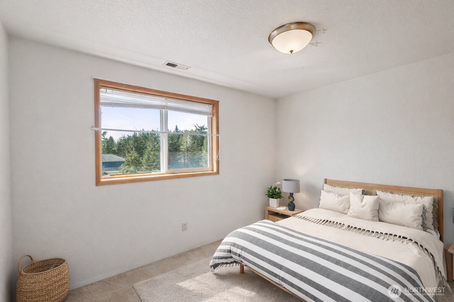 628 Weatherwax Loop NE, Ocean Shores, WA 98569