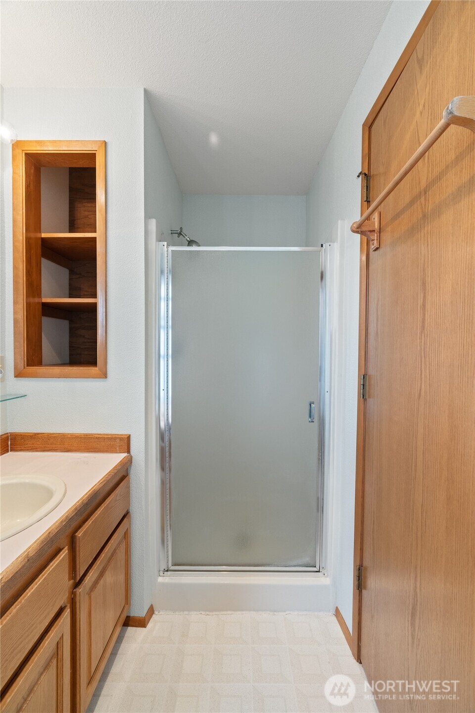 628 Weatherwax Loop NE, Ocean Shores, WA 98569