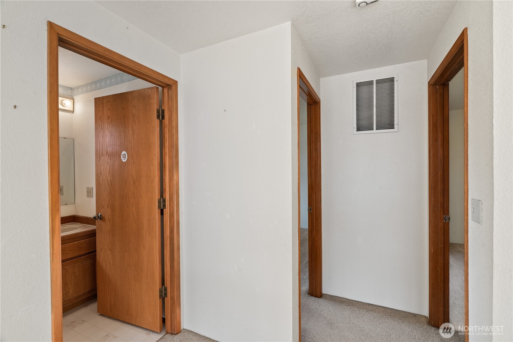 628 Weatherwax Loop NE, Ocean Shores, WA 98569