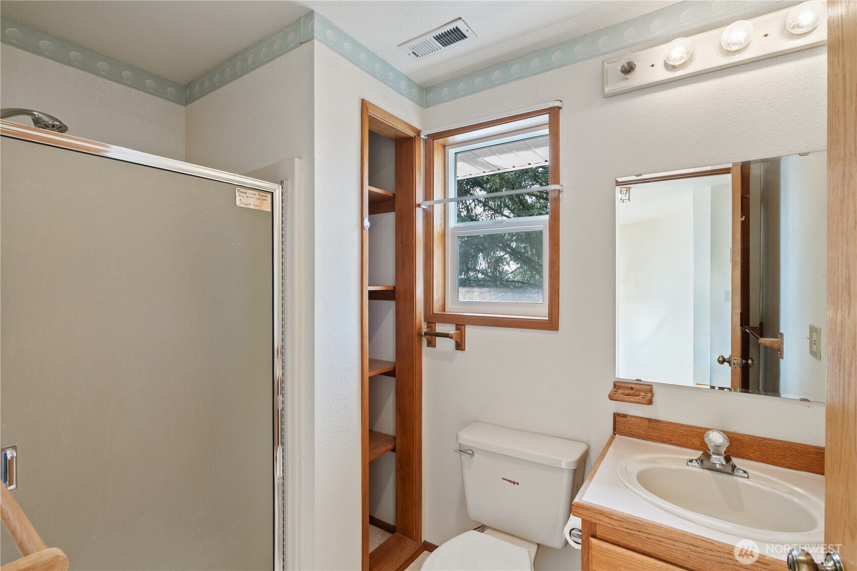 628 Weatherwax Loop NE, Ocean Shores, WA 98569