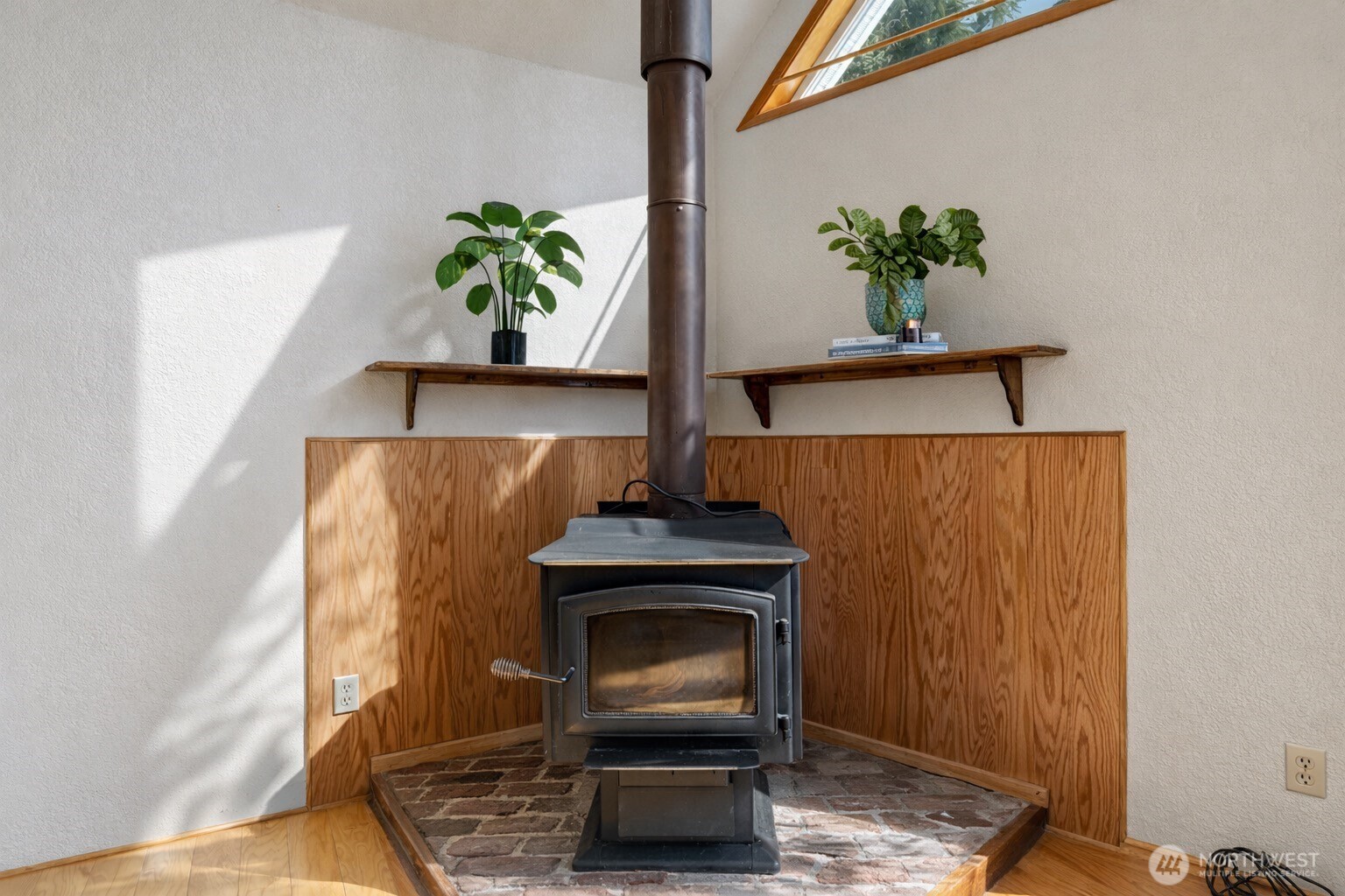 628 Weatherwax Loop NE, Ocean Shores, WA 98569