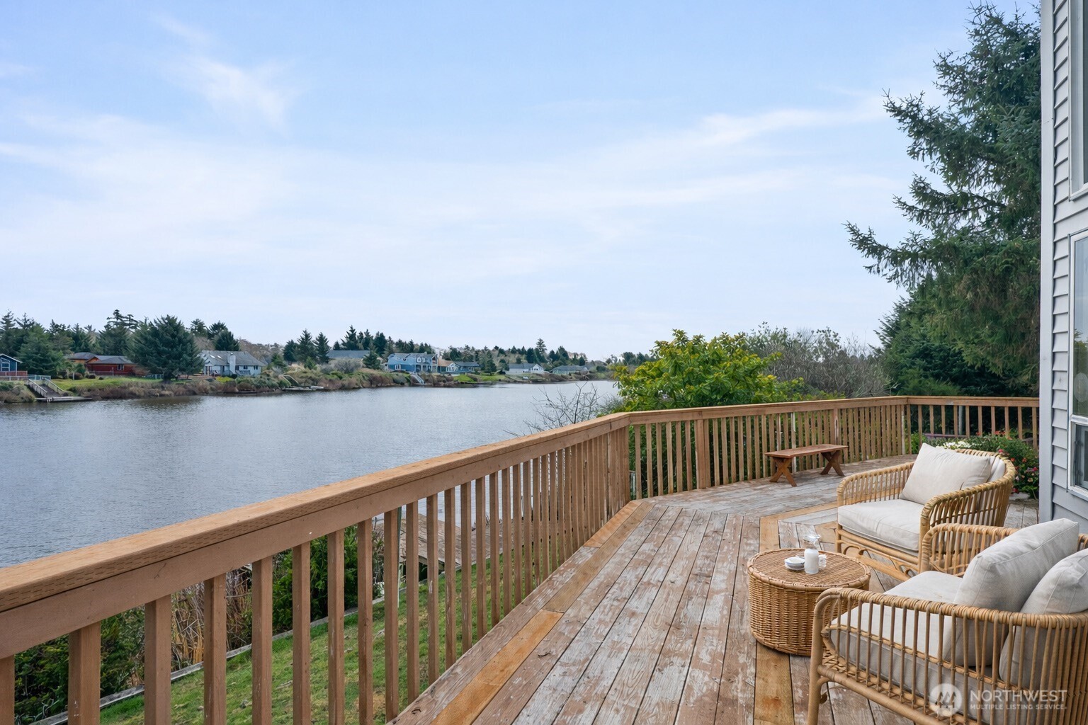628 Weatherwax Loop NE, Ocean Shores, WA 98569