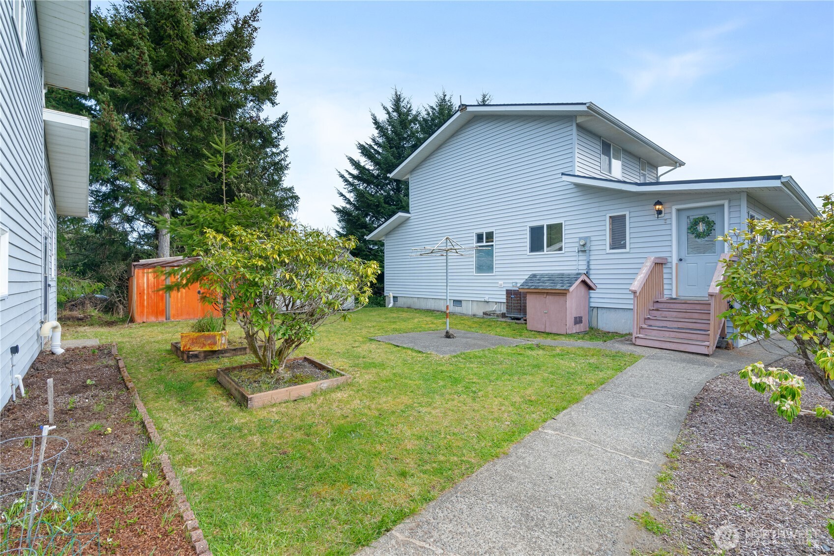 628 Weatherwax Loop NE, Ocean Shores, WA 98569