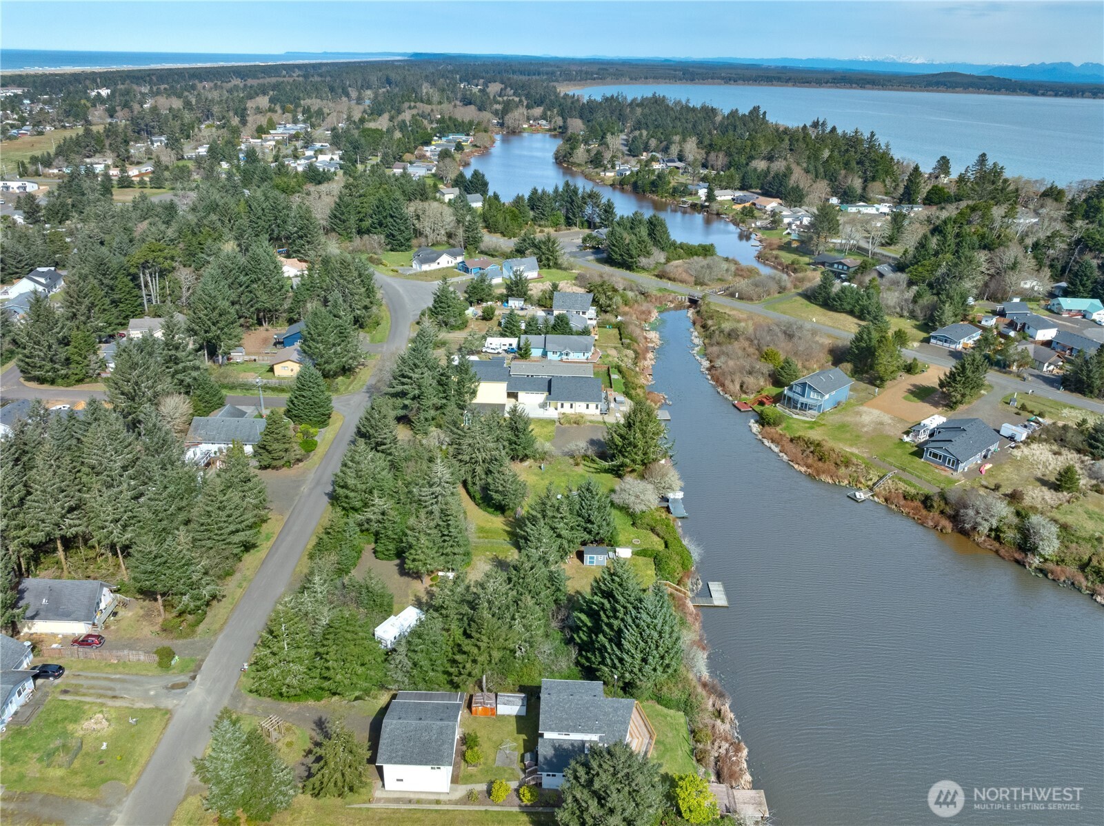 628 Weatherwax Loop NE, Ocean Shores, WA 98569