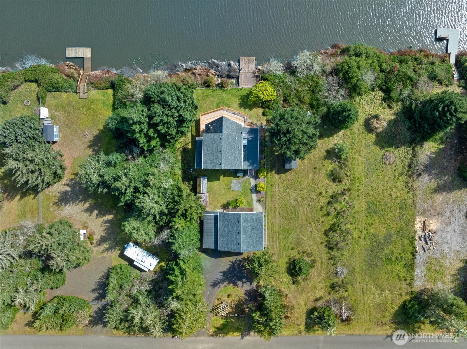 628 Weatherwax Loop NE, Ocean Shores, WA 98569