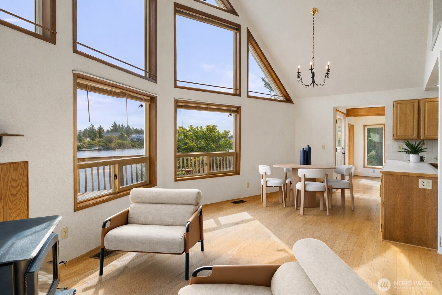 628 Weatherwax Loop NE, Ocean Shores, WA 98569