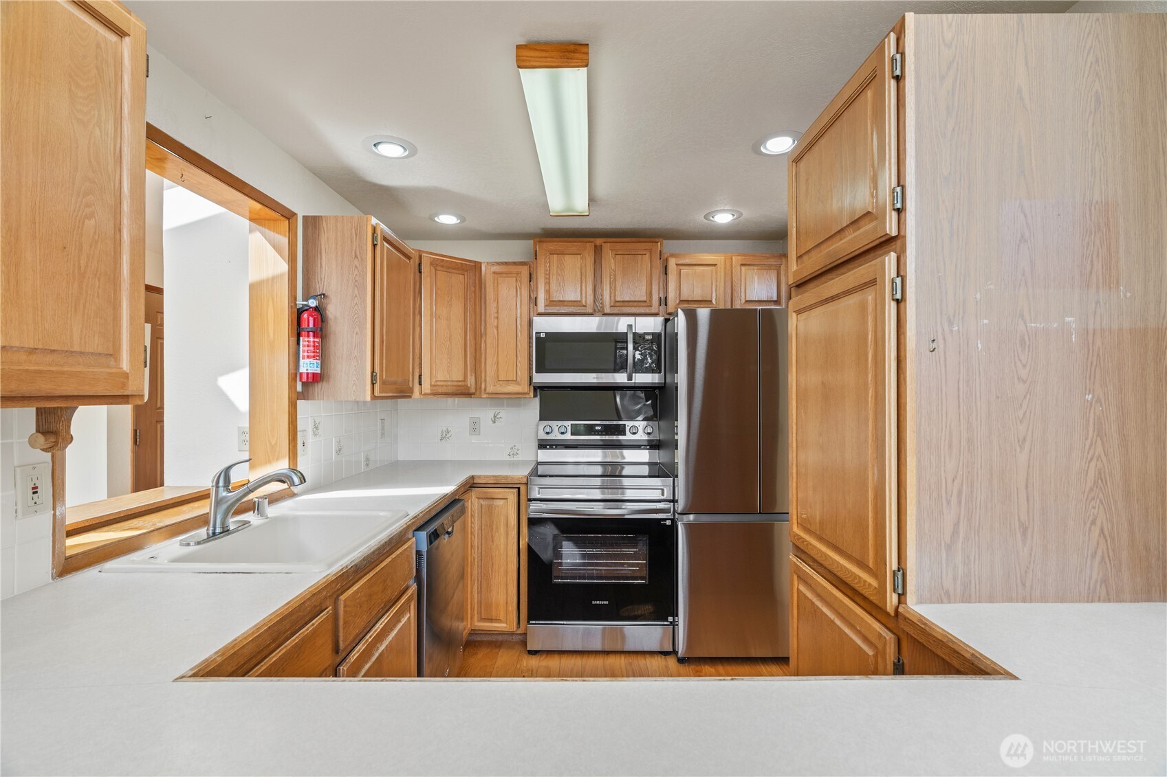 628 Weatherwax Loop NE, Ocean Shores, WA 98569