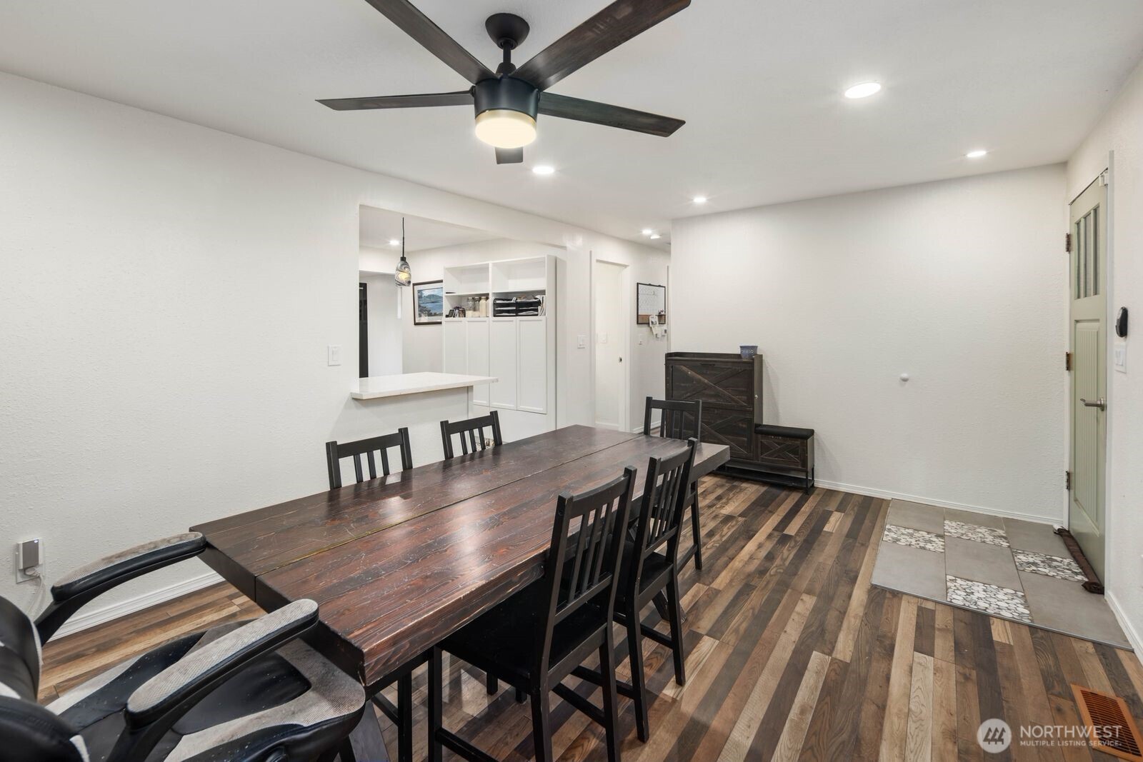 9808 Lawndale Avenue SW, Lakewood, WA 98498