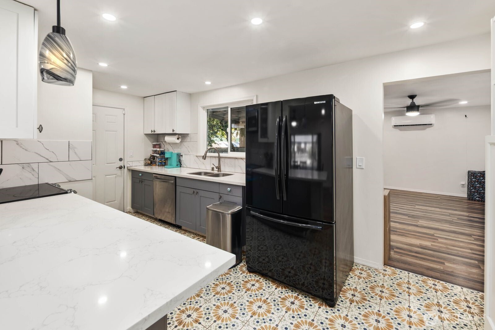 9808 Lawndale Avenue SW, Lakewood, WA 98498