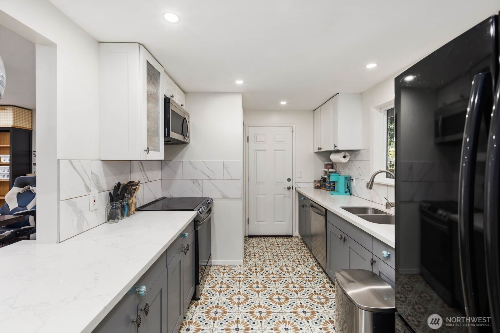 9808 Lawndale Avenue SW, Lakewood, WA 98498