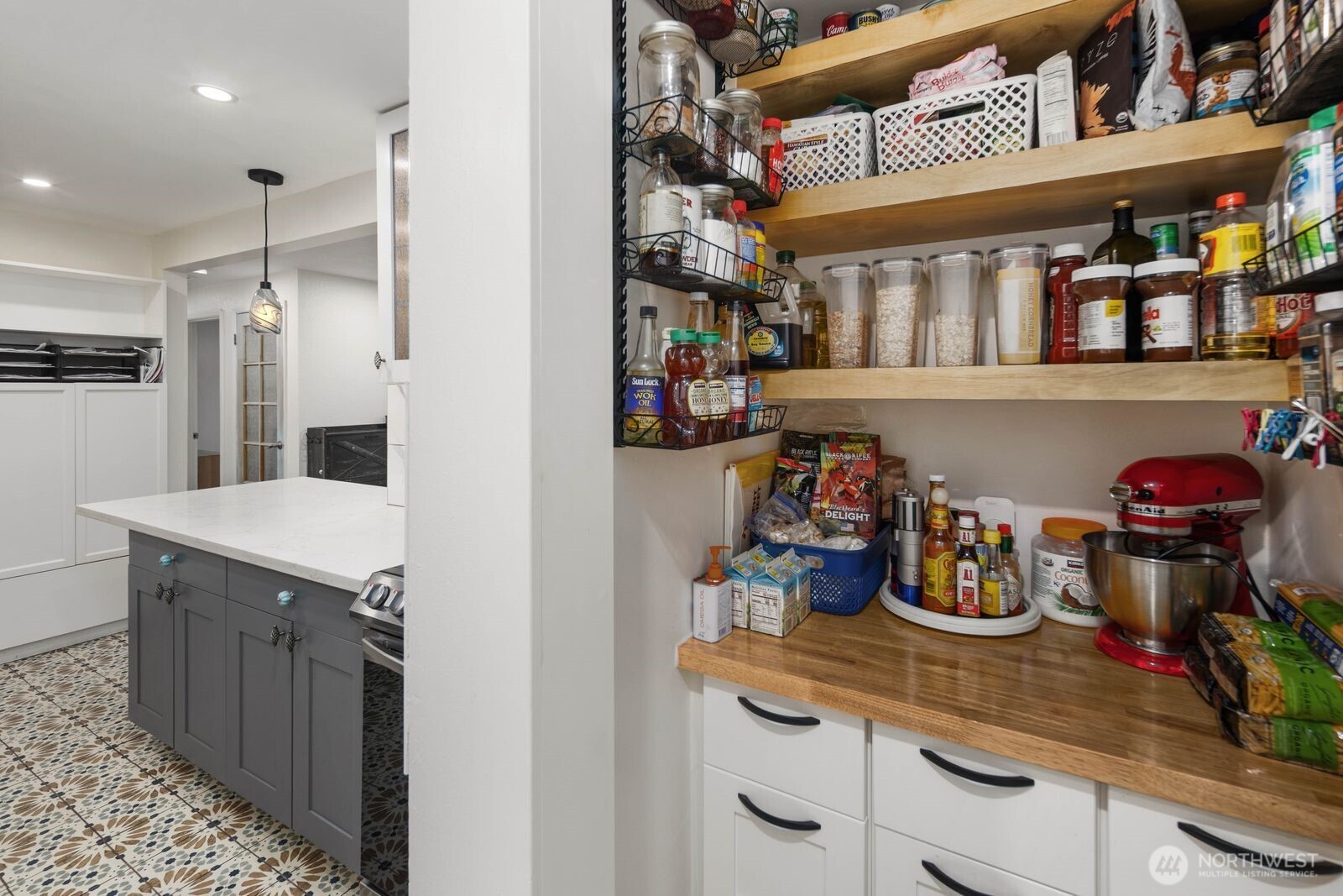 9808 Lawndale Avenue SW, Lakewood, WA 98498