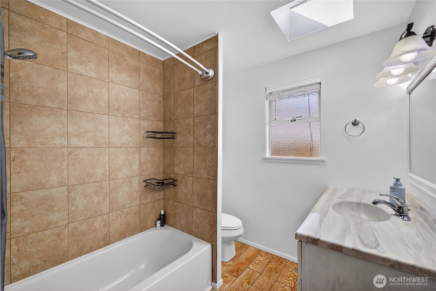 282 SW 10th Ave , Oak Harbor, WA 98277