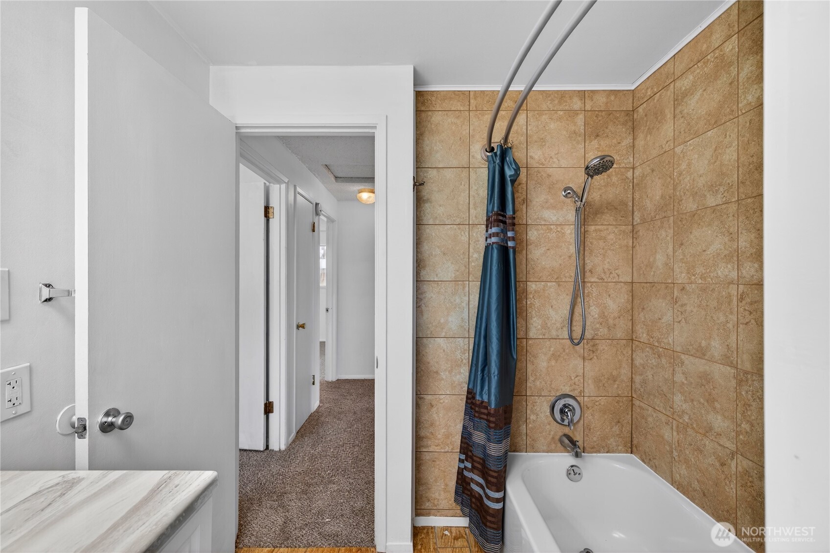 282 SW 10th Ave , Oak Harbor, WA 98277