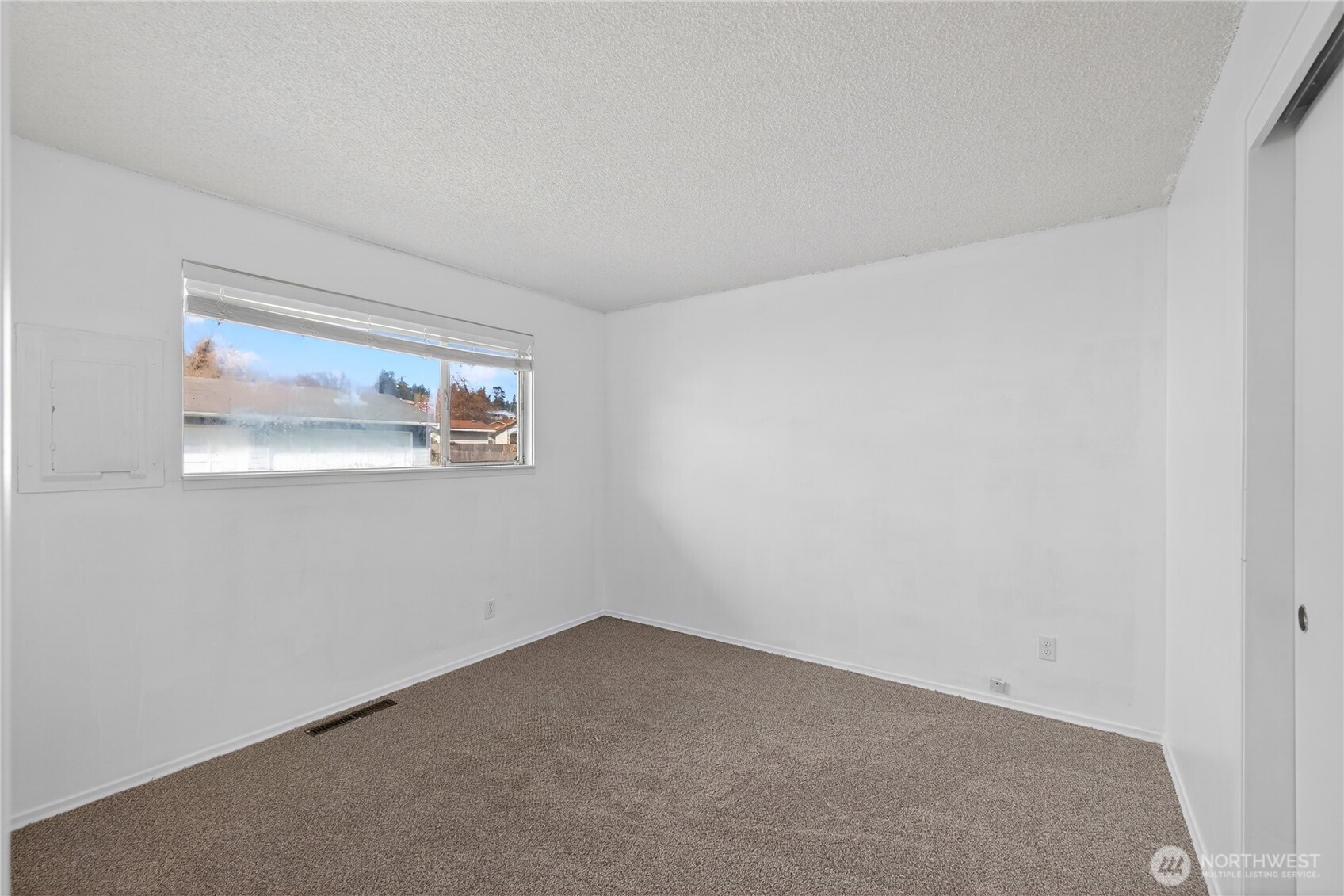 282 SW 10th Ave , Oak Harbor, WA 98277