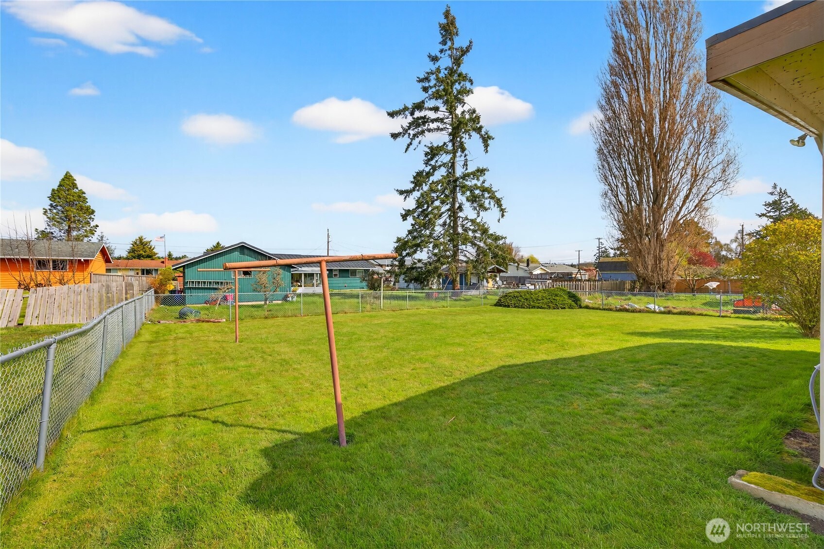 282 SW 10th Ave , Oak Harbor, WA 98277