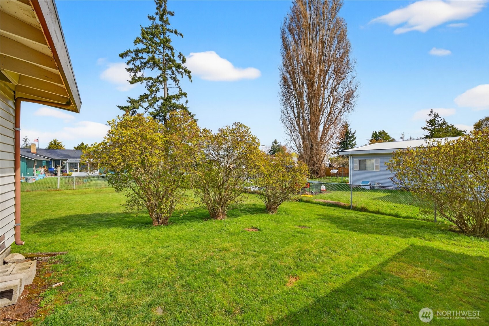 282 SW 10th Ave , Oak Harbor, WA 98277