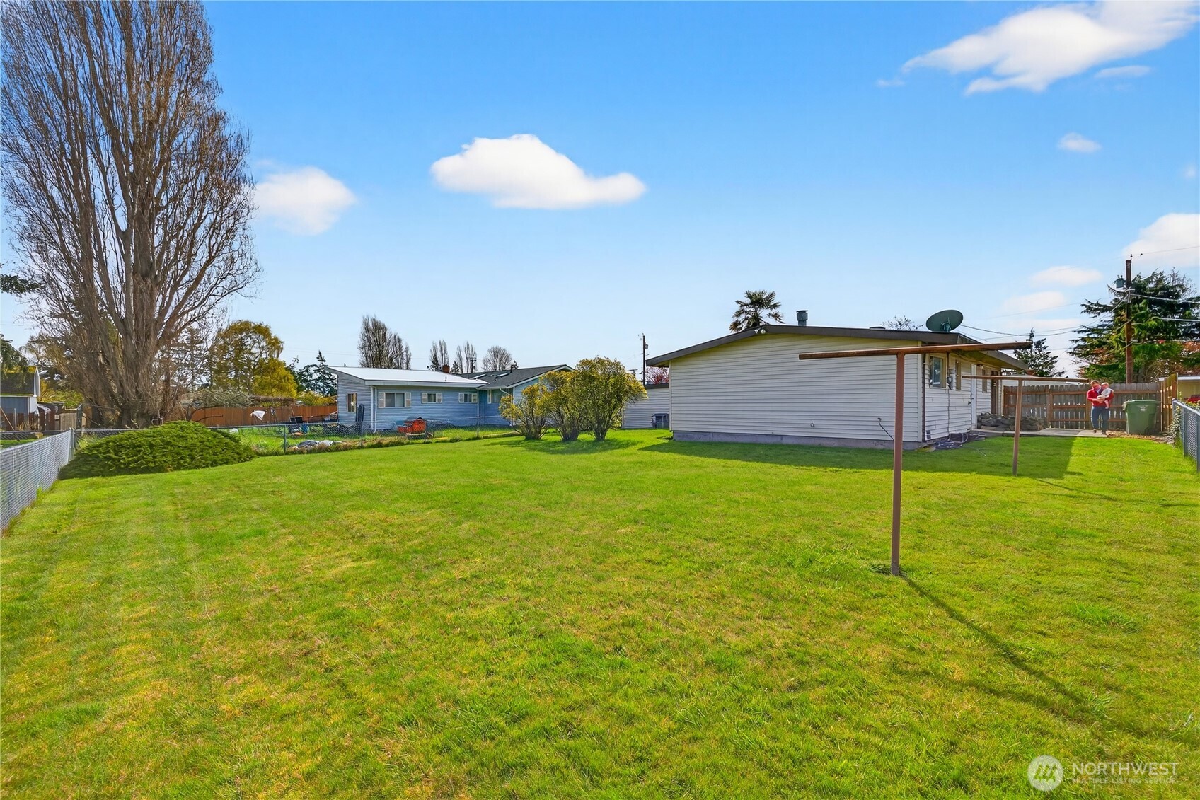 282 SW 10th Ave , Oak Harbor, WA 98277