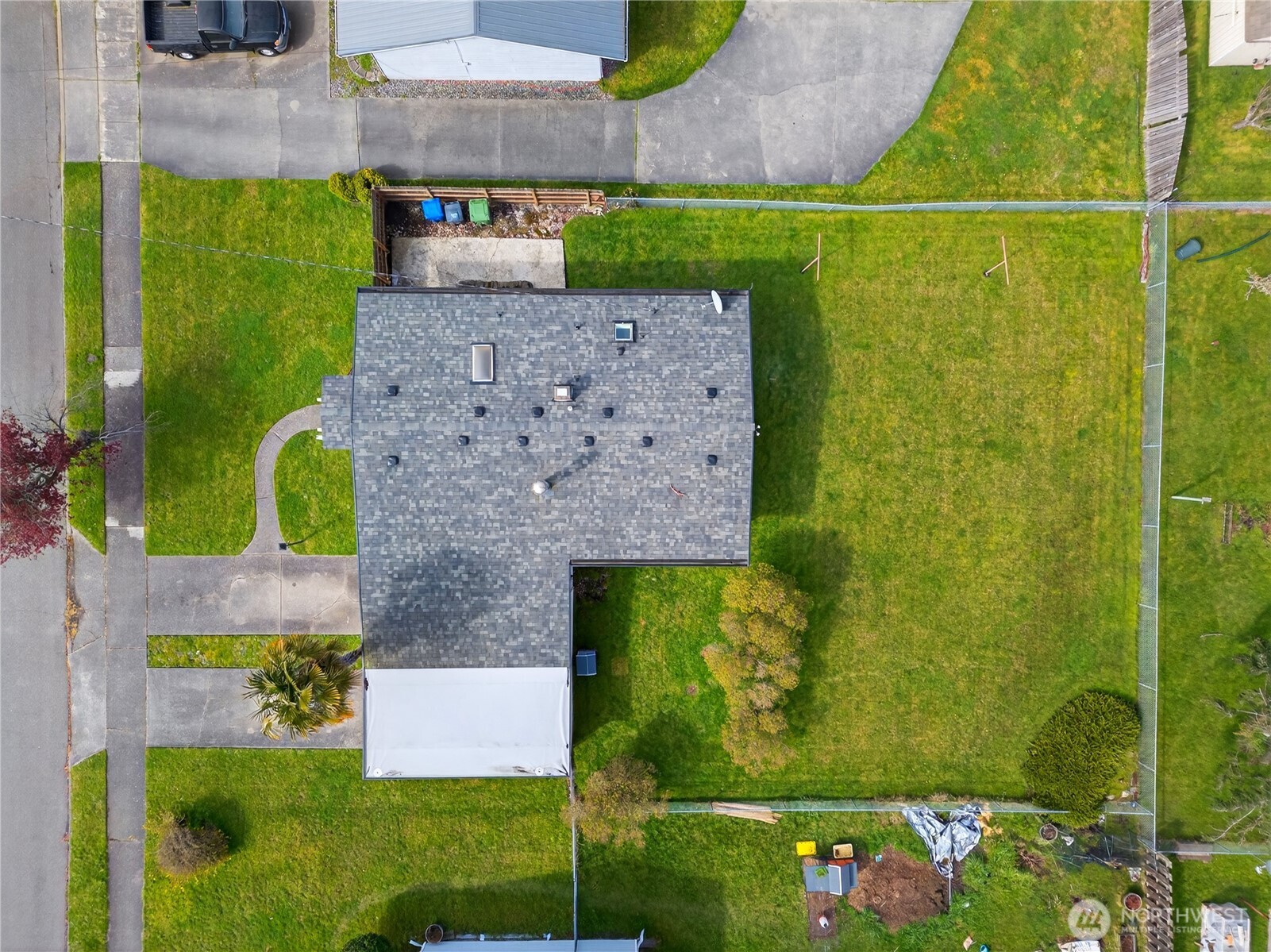 282 SW 10th Ave , Oak Harbor, WA 98277