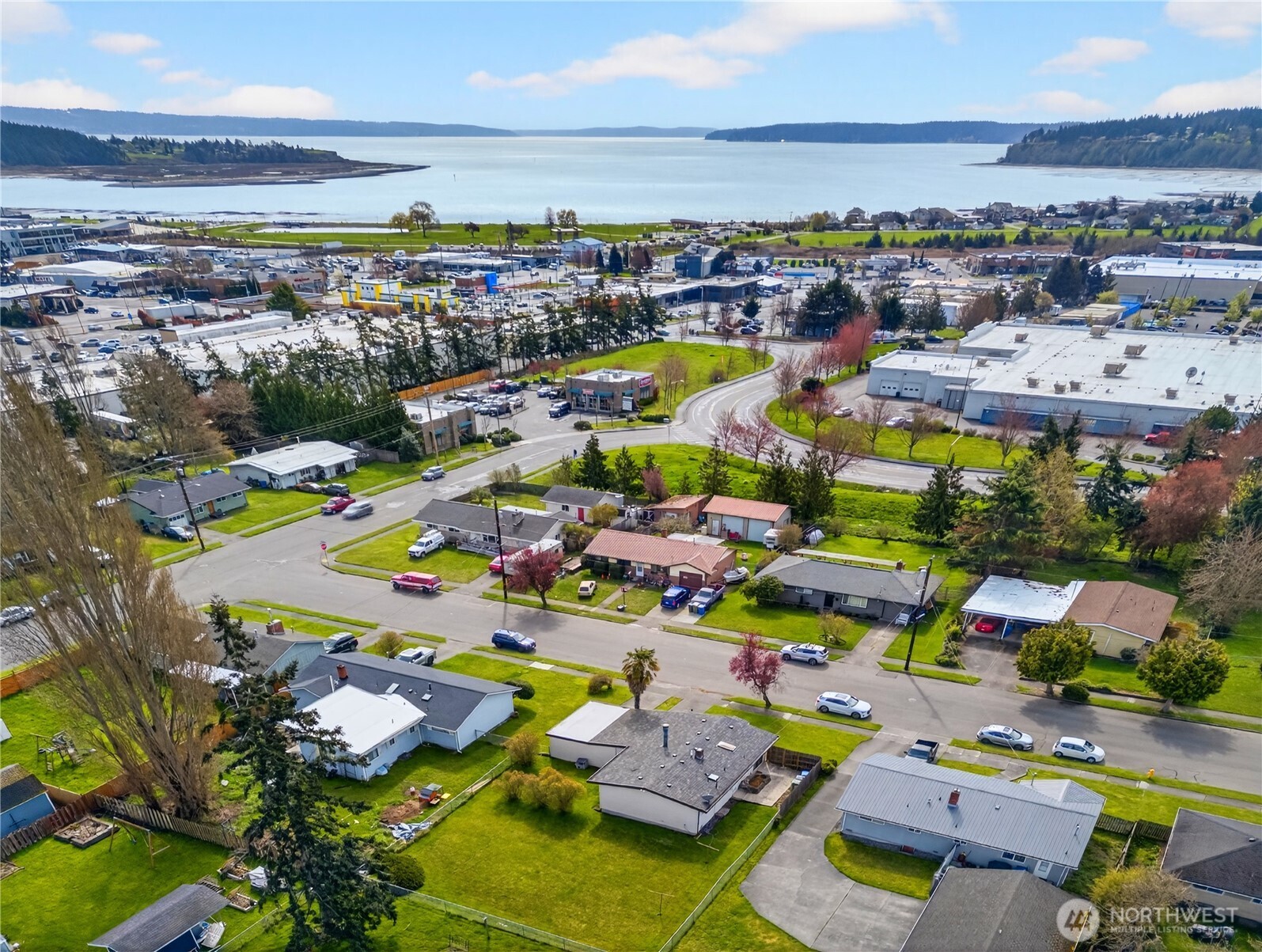 282 SW 10th Ave , Oak Harbor, WA 98277