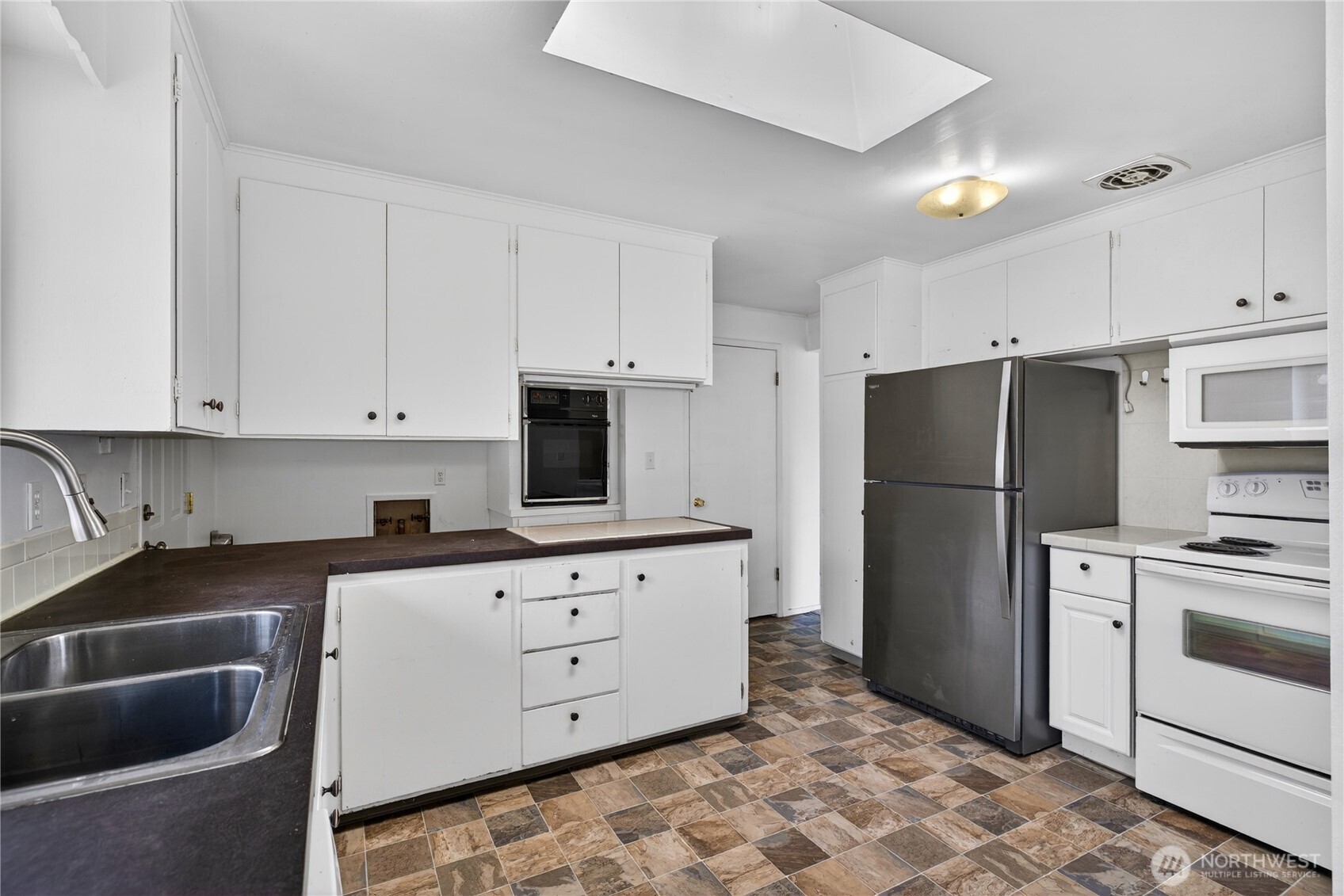 282 SW 10th Ave , Oak Harbor, WA 98277