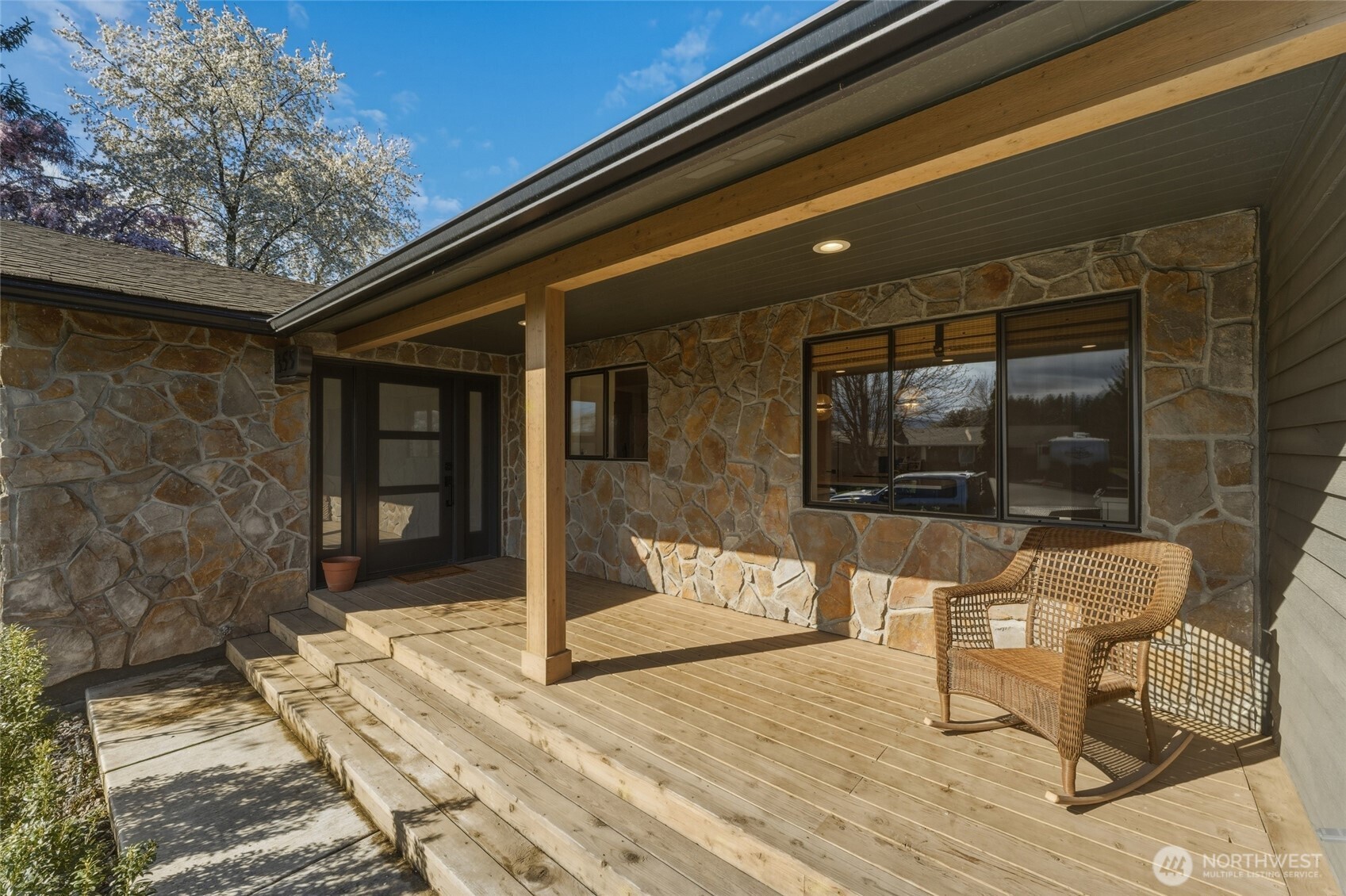 355 SE Highland Park Drive , College Place, WA 99324