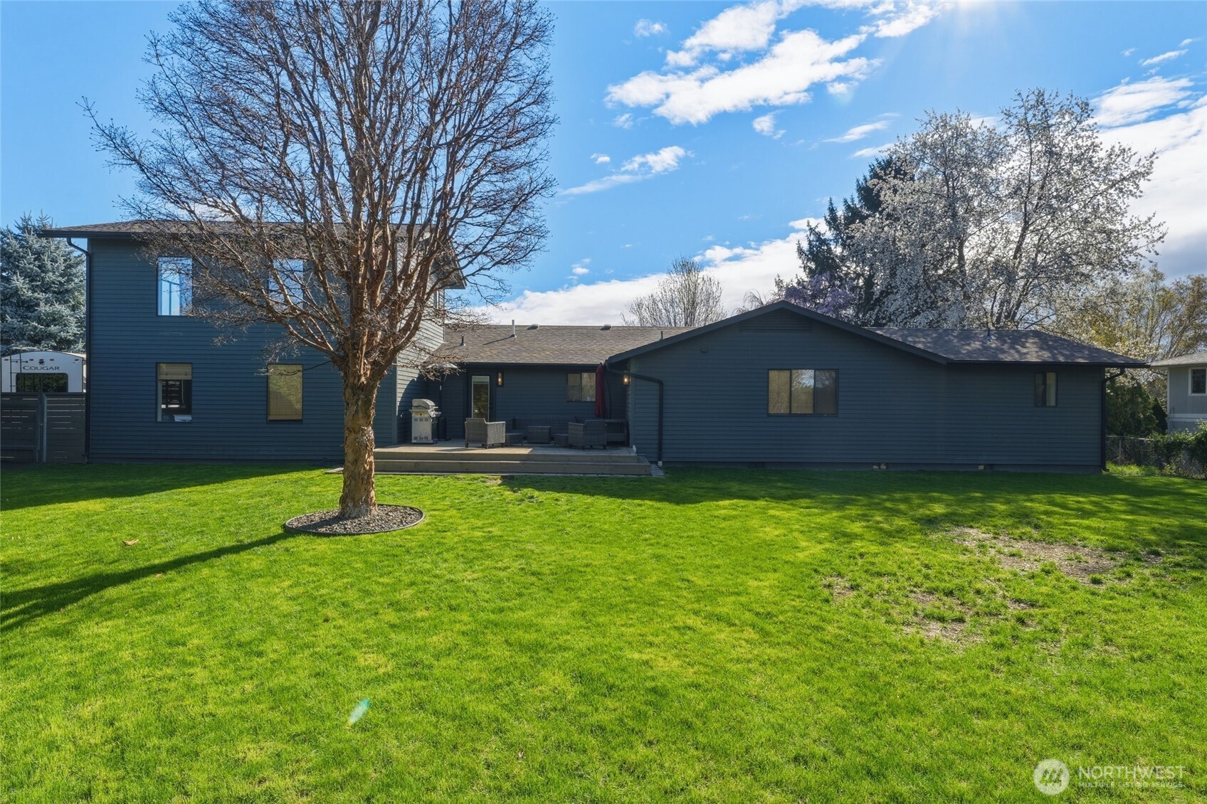 355 SE Highland Park Drive , College Place, WA 99324