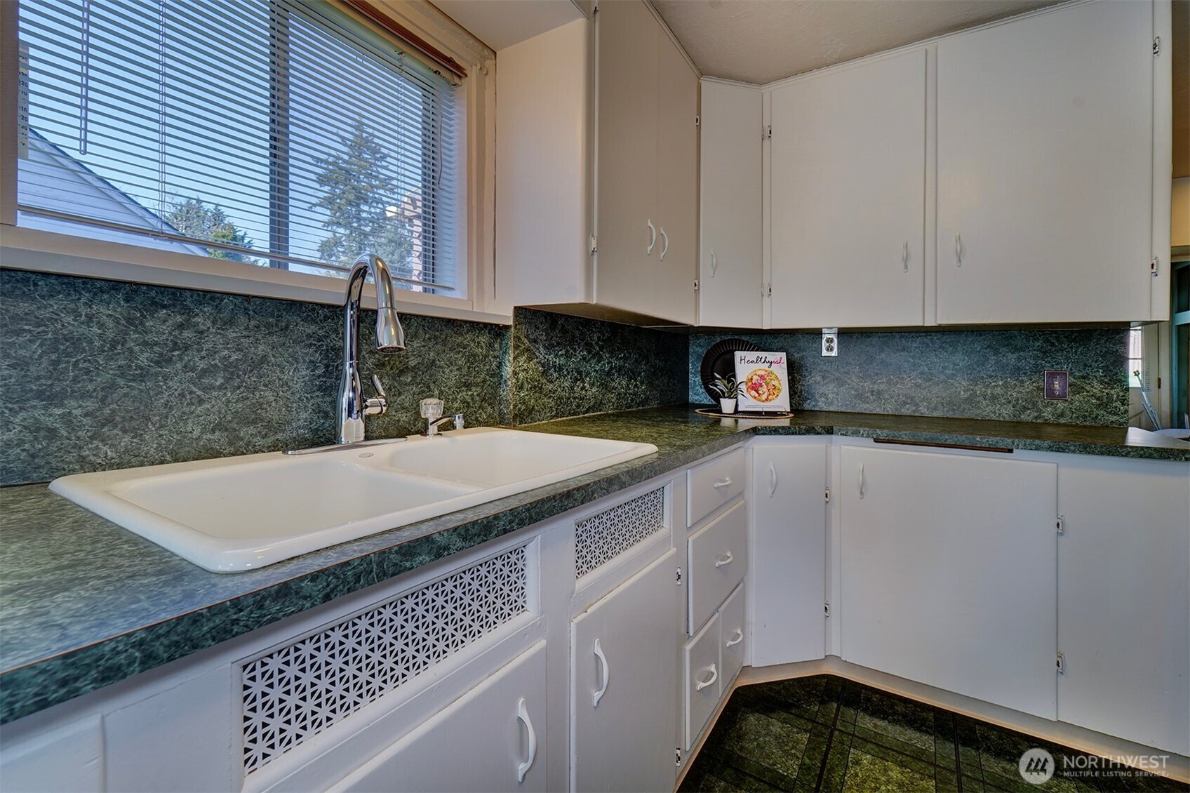 1537 Snyder Avenue , Bremerton, WA 98312