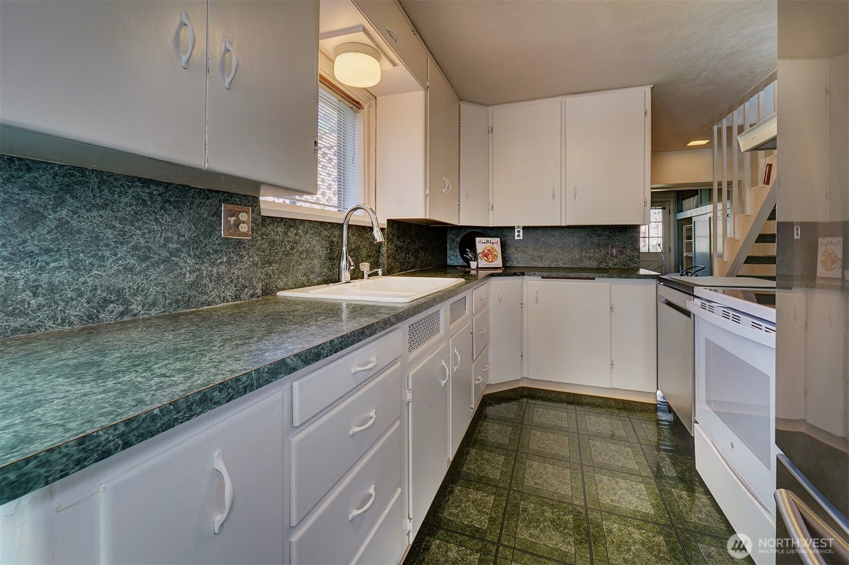 1537 Snyder Avenue , Bremerton, WA 98312