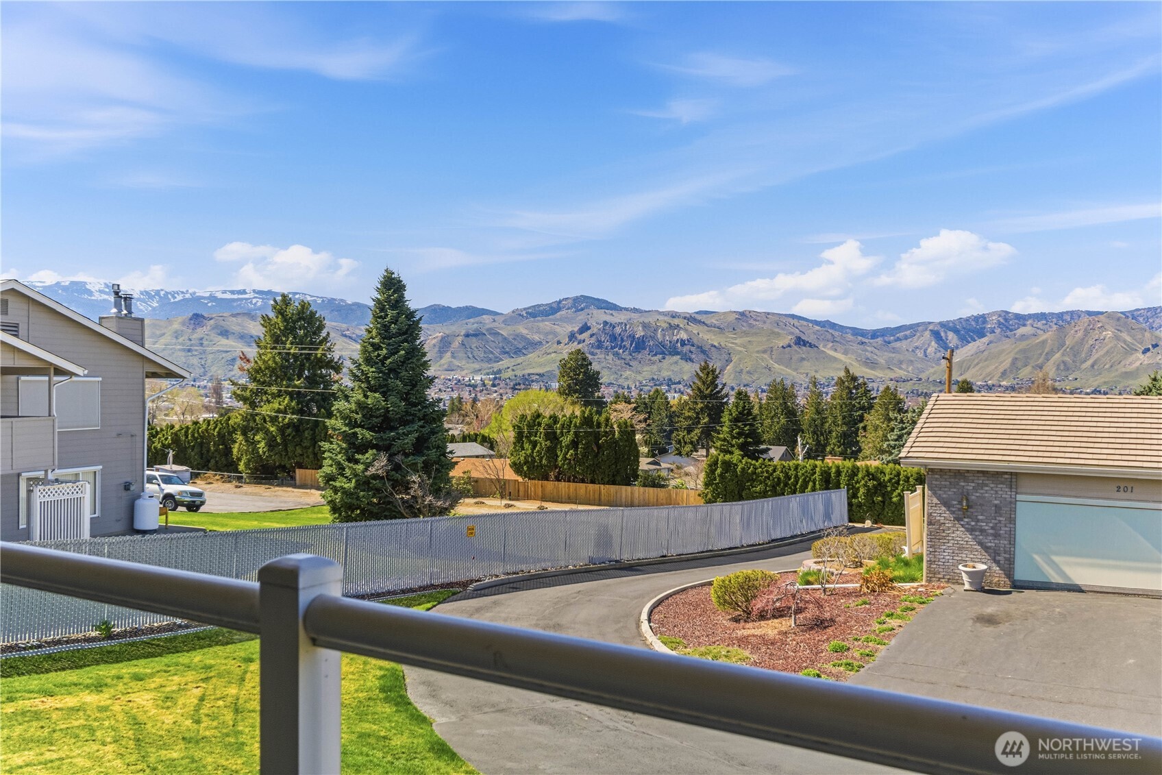 1380 Eastmont Avenue #401, East Wenatchee, WA 98802