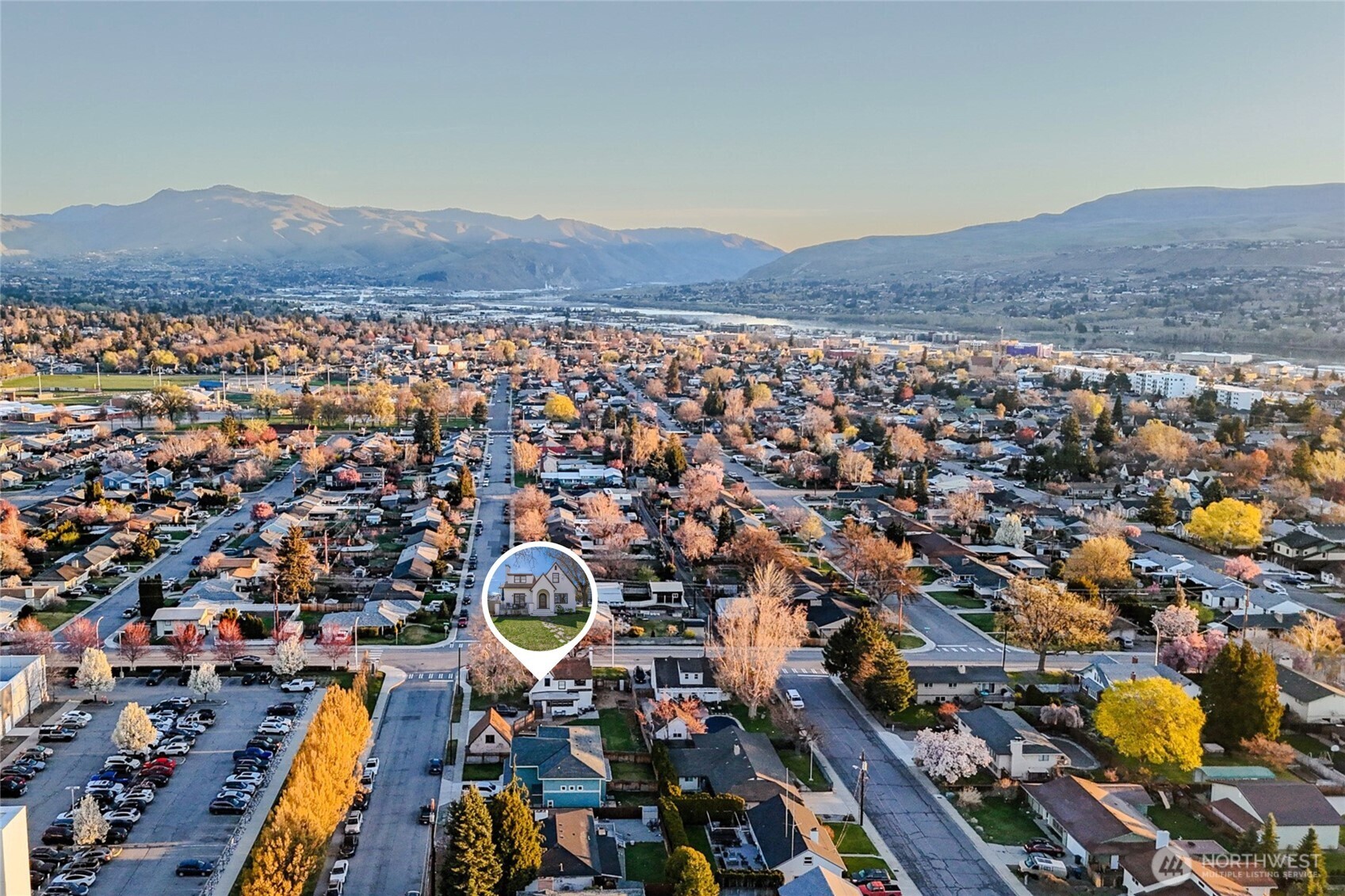 841 Red Apple Road , Wenatchee, WA 98801