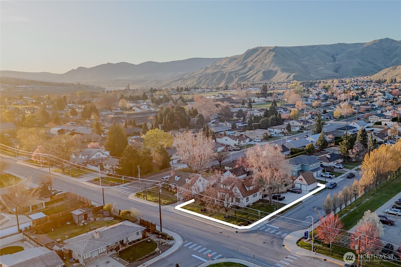 841 Red Apple Road , Wenatchee, WA 98801